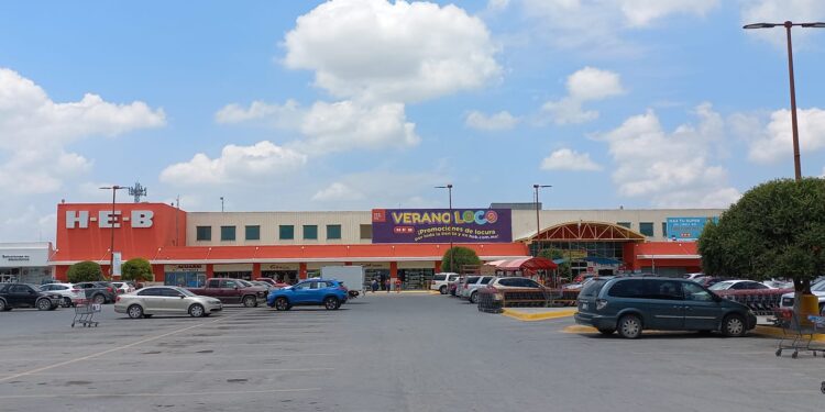 H.E.B. y Ley presentan la canasta básica más costosa