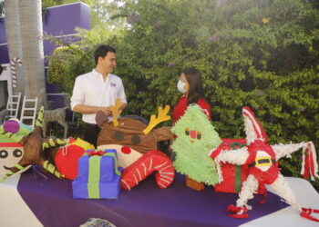 Alumnos de escuela primariadonan piñatas al DIF Tamaulipas