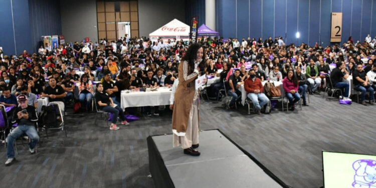 Jóvenes de Reynosa participan en la consulta popular para el Plan Estatal de Desarrollo 2023-2028