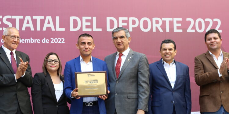 Entrega gobernador Premio Estatal del Deporte 2022