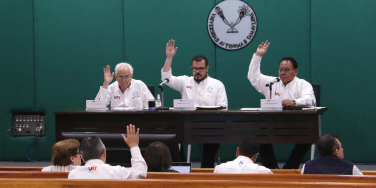 Preside rector de la UAT trabajos de la Asamblea Universitaria