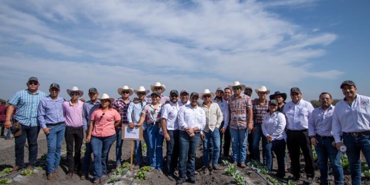 Preside rector ceremonia del Día del Agrónomo y firma de convenios UAT-Empresa