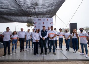 Entrega el Rector equipo de RCP a Brigada de Primeros Auxilios de la Preparatoria Mante