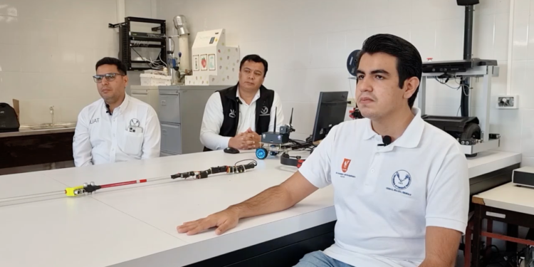 Diseñan investigadores de la UAT bastón ultrasónico para débiles visuales