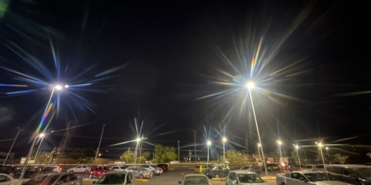 Se ilumina el Polideportivo “Ing. Américo Villarreal Guerra”