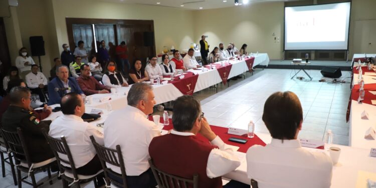 Uso de cubrebocas obligatorio en escuelas, unidades hospitalarias y manejadores de alimentos: Comité Estatal de Seguridad en Salud