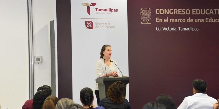 Impulsa SET profesionalización de docentes en educación especial