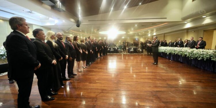 Convoca Gobernador a aduanales a sumarse para incrementar el comercio internacional