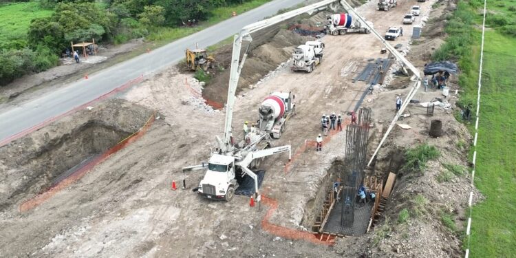 Gestiona gobernador 30 mil mdp para inversión en obra pública