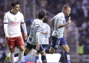 Gana el Puebla y le quita el invicto al Chivas.