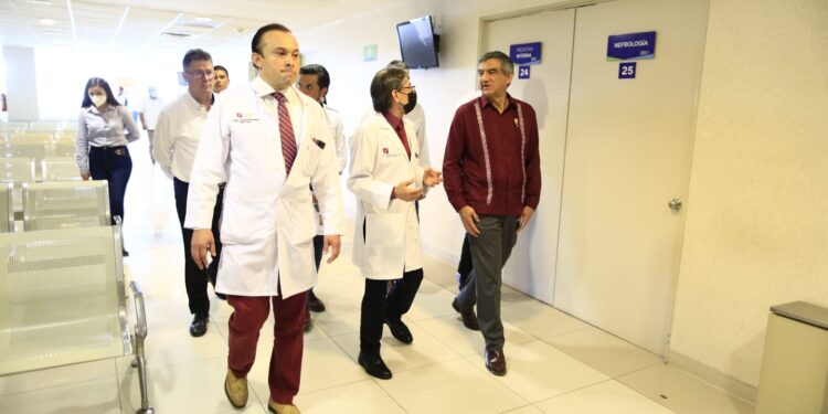 Abasto de medicamentos, más médicos y hospitales; primeros resultados en Salud