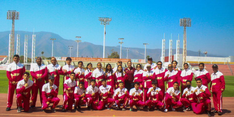 Entrega INDE uniformes a pugilistas tamaulipecos para eliminatoria en Monterrey