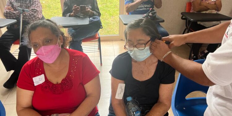 Gobierno de Tamaulipas inicia programa de entrega de aparatos auditivos