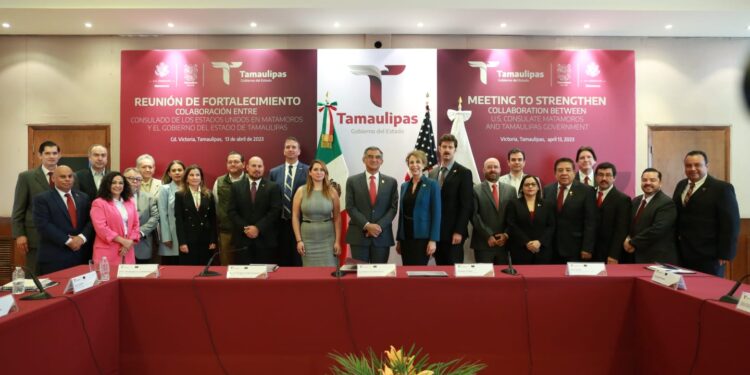 Acuerdan Gobernador y Cónsul de Matamoros agenda para atender problemas fronterizos