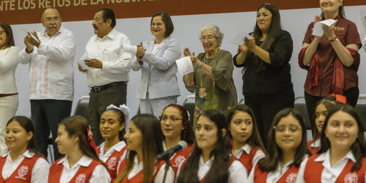 Reconoce Gobierno Educadoras del Estado