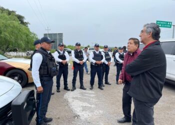 Supervisa Gobernador módulos de seguridad y atención de turistas