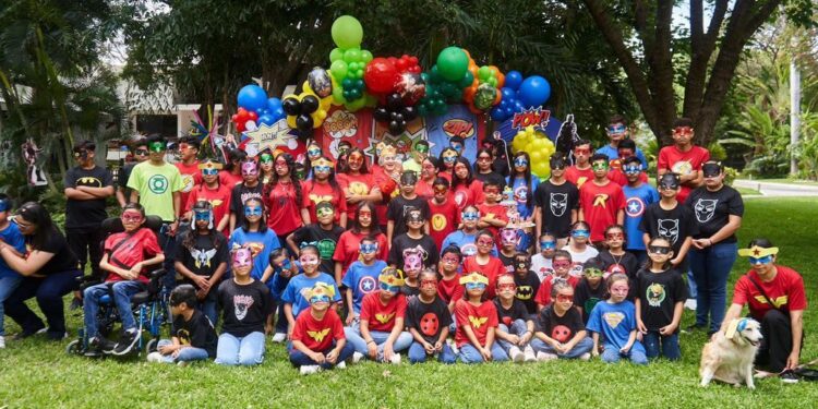 Festejan la Dra. María y el gobernador a las y los niños en Casa Tamaulipas