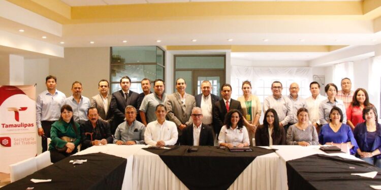 Secretaria del Trabajo sostiene encuentro con industriales de Matamoros