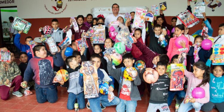 Festeja Estado, DIF y SET a niños de albergues escolares rurales