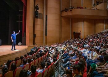 Todos podemos ser Mensajeros de Paz, afirma César Lozano en Tampico