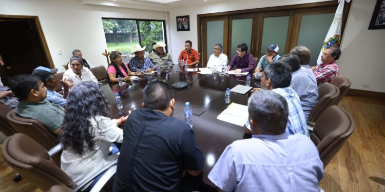 Ofrece Américo Villarreal apoyo a sorgueros