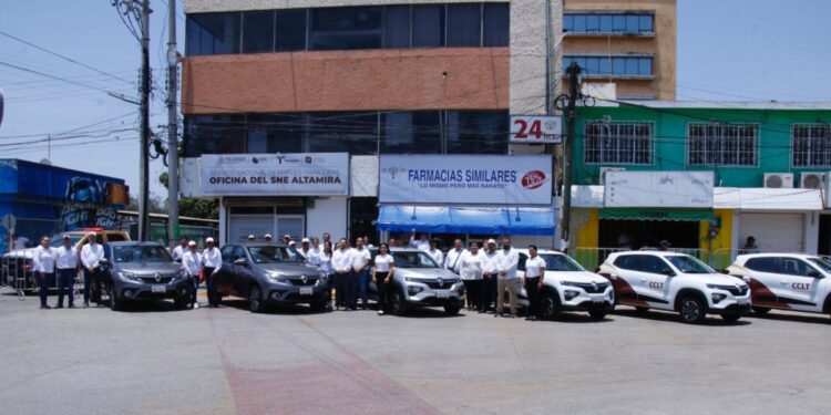 Entrega gobernador Américo Villarreal Anaya seis vehículos al Centro de Conciliación Laboral; se agilizará la conciliación laboral
