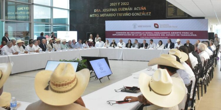 Participa Desarrollo Rural en el parlamento para la instalación de la nueva Ley de Ganadería