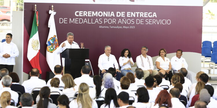 En la transformación del sector salud, las y los trabajadores tendrán seguridad laboral