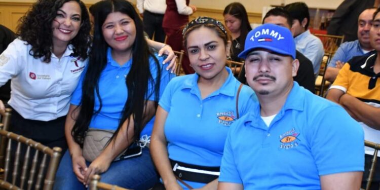 En Matamoros, STPS y COEPRIS capacitan y certifican a trabajadores de la industria restaurantera