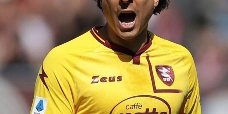 Guillermo Ochoa de nuevo en el once ideal de la Serie A