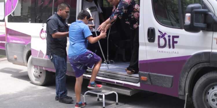 Garantiza DIF Tamaulipas movilidad de personas con discapacidad con 124 unidades adaptadas en 41 municipios