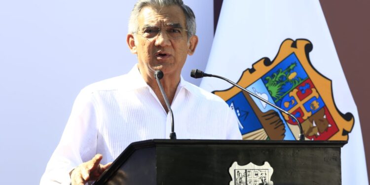 -Entrega gobernador obras de pavimentación y 12 camiones para la recolección de la basura en Ciudad Victoria