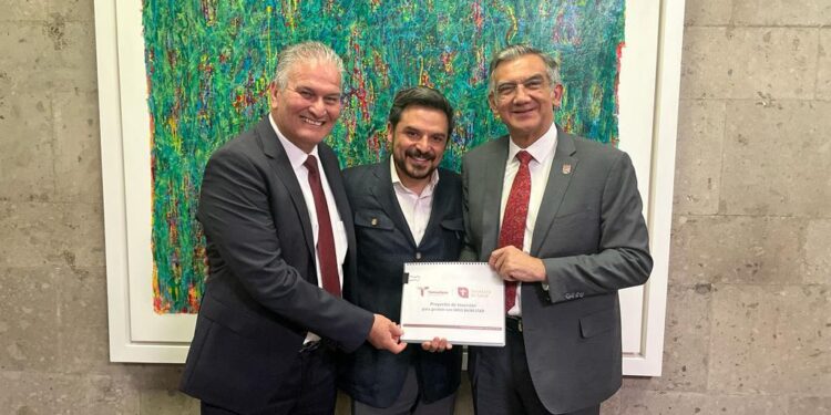 Presenta Américo a Federación proyectos hospitalarios por un monto de 2 mil 392 MDP