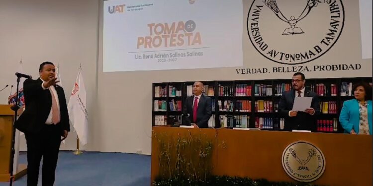Asume René Salinas nuevo período directivo en la Facultad de Comercio de Nuevo Laredo