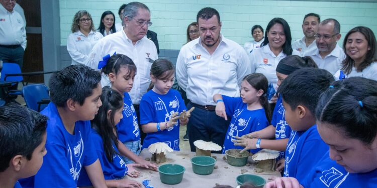 Rector inaugura Diverticiencia UAT 2023