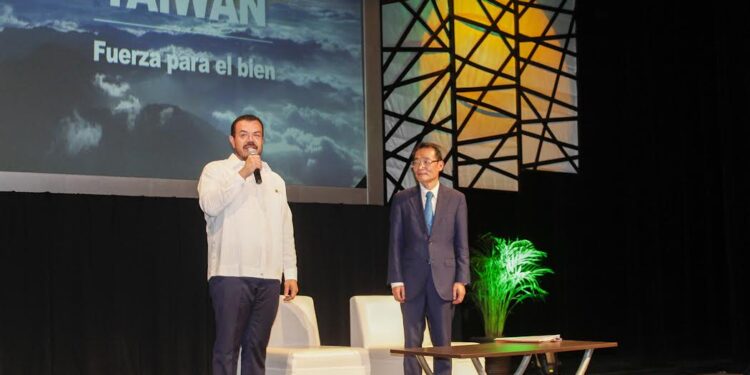 Recibe la UAT visita del embajador de Taiwán