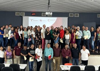 Unidad Ejecutiva de la SET capacita a integrantes de Comités de Contraloría Social de Escuelas en Matamoros