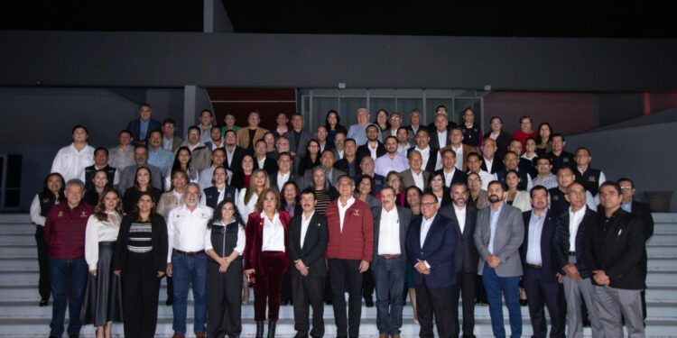 Respalda gobernador proyecto del rector Dámaso Anaya