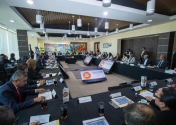 Reafirma Dámaso Anaya el compromiso de unir esfuerzos para la transformación de la UAT