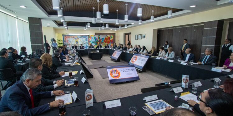 Reafirma Dámaso Anaya el compromiso de unir esfuerzos para la transformación de la UAT