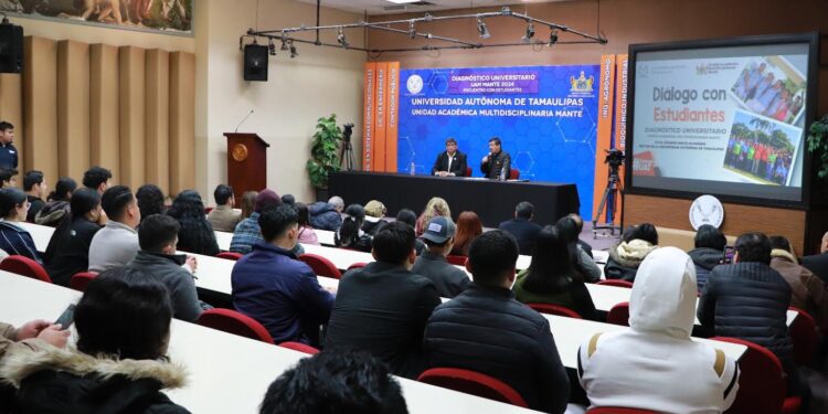 Dámaso Anaya fortalece vínculos con universitarios de la UAT Campus Mante