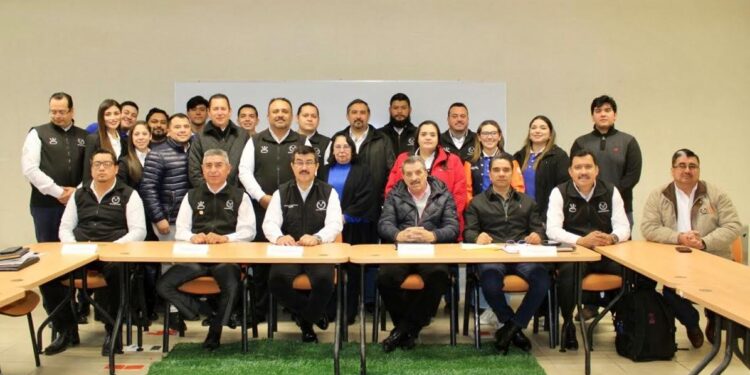 Dialoga Dámaso Anaya con universitarios de Río Bravo y Valle Hermoso