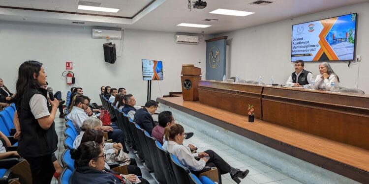 Visita Dámaso Anaya las facultades de la UAT en Matamoros