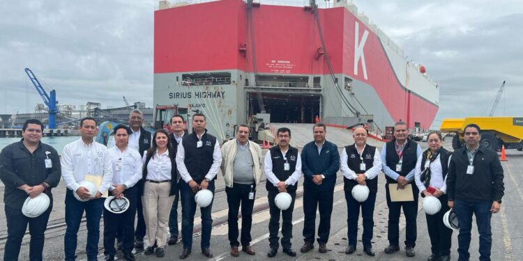 El rector Dámaso Anaya sostiene acuerdos de la UAT con el sistema portuario de Altamira