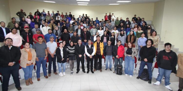 Dámaso Anaya da mensaje de bienvenida al ciclo escolar de la UAT Primavera 2024