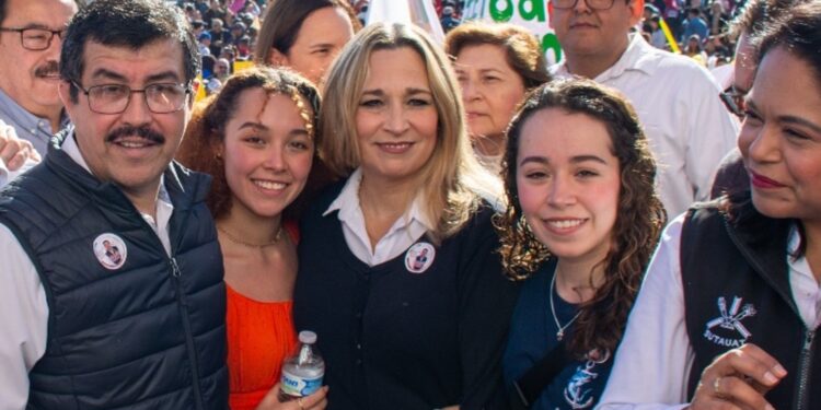 Anuncia Dámaso Anaya creación del Instituto de la Mujer Universitaria