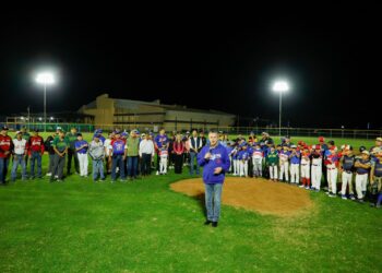 Inaugura Chucho Nader Moderno Sistema de Alumbrado en el Parque de Beisbol Ángel Castro de la Ciudad Deportiva