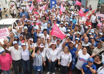 Habrá Continuidad en Pavimentación Asegura Rosa González en la colonia Morelos