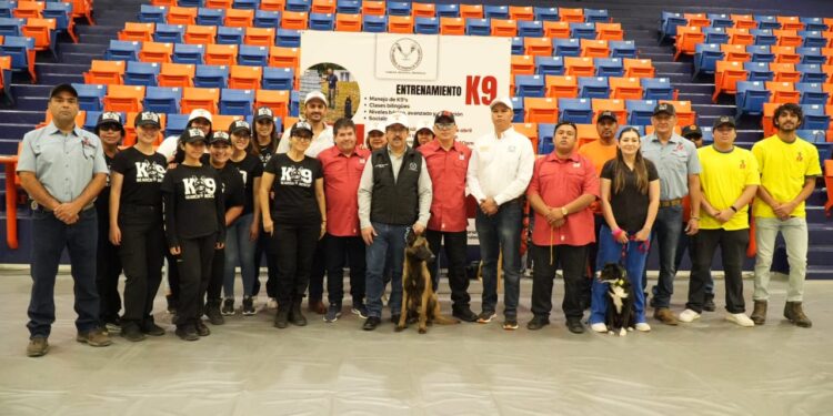 El rector de la UAT inaugura curso de adiestramiento canino K-9