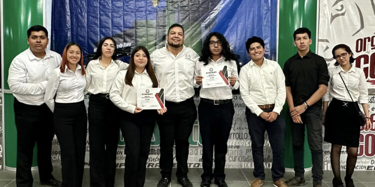 Obtiene la UAT primeros lugares en maratón de conocimientos ANFECA